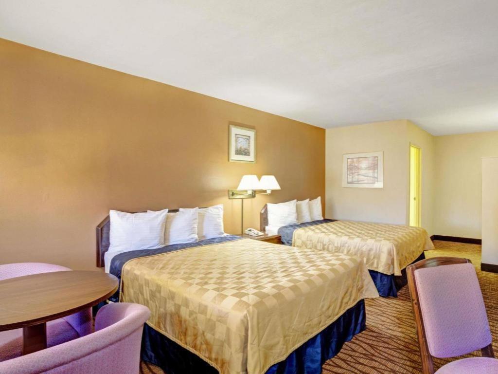 Howard Johnson By Wyndham South Tahoe Hotel