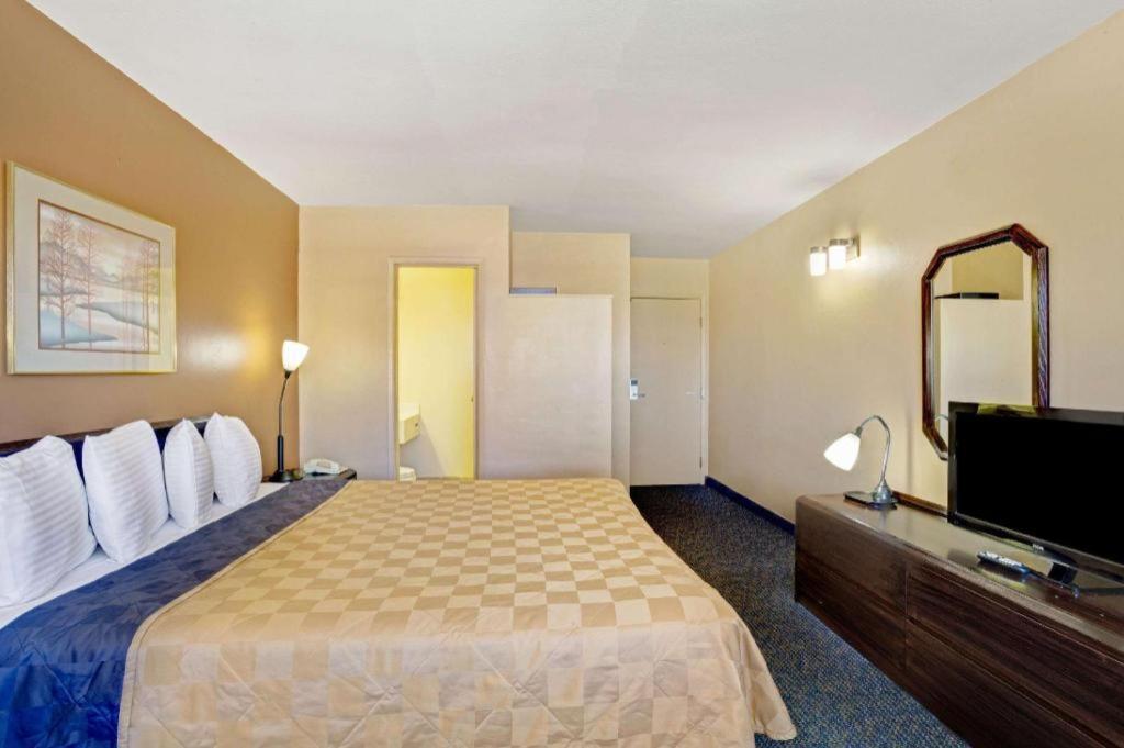 Hotel Howard Johnson By Wyndham South Tahoe 2*