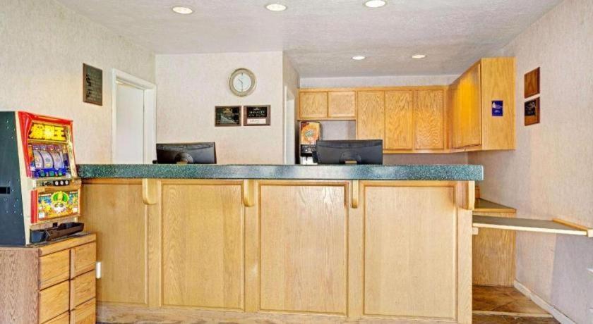 Howard Johnson By Wyndham South Tahoe Hotel South Lake Tahoe