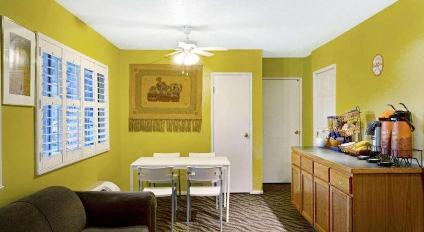 Hotel Howard Johnson By Wyndham South Tahoe