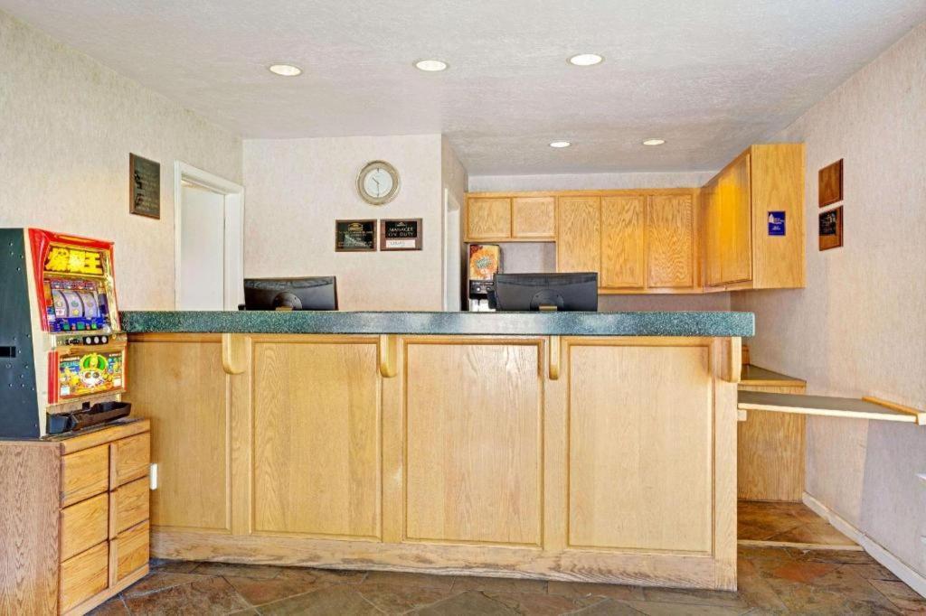 Hotel Howard Johnson By Wyndham South Tahoe South Lake Tahoe